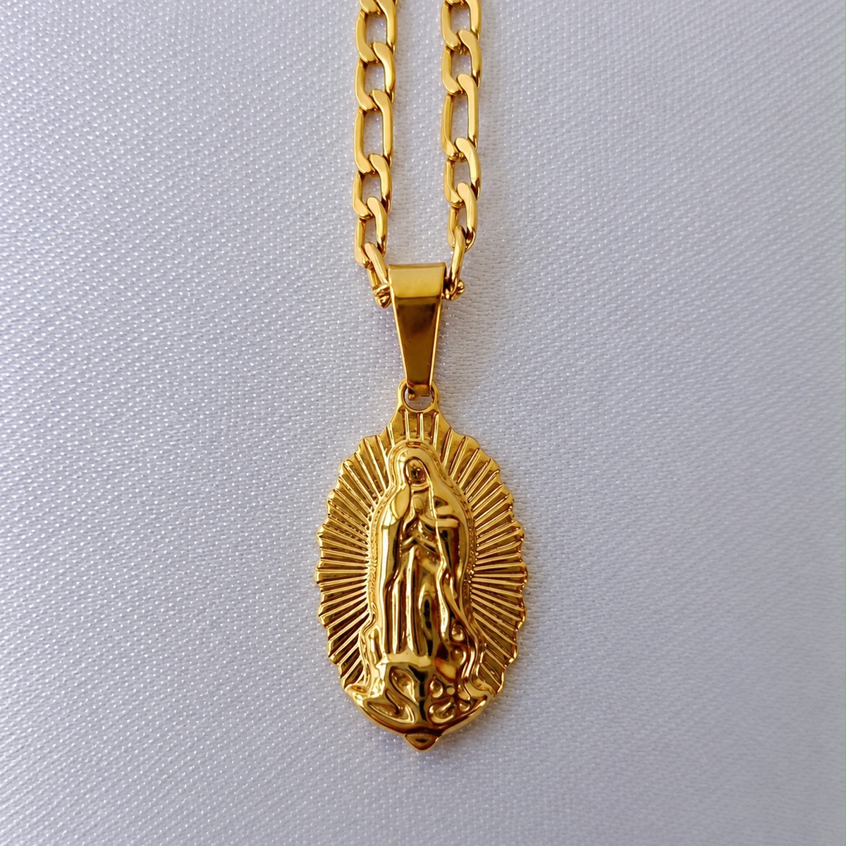 Dije Virgen Guadalupe - Mujer