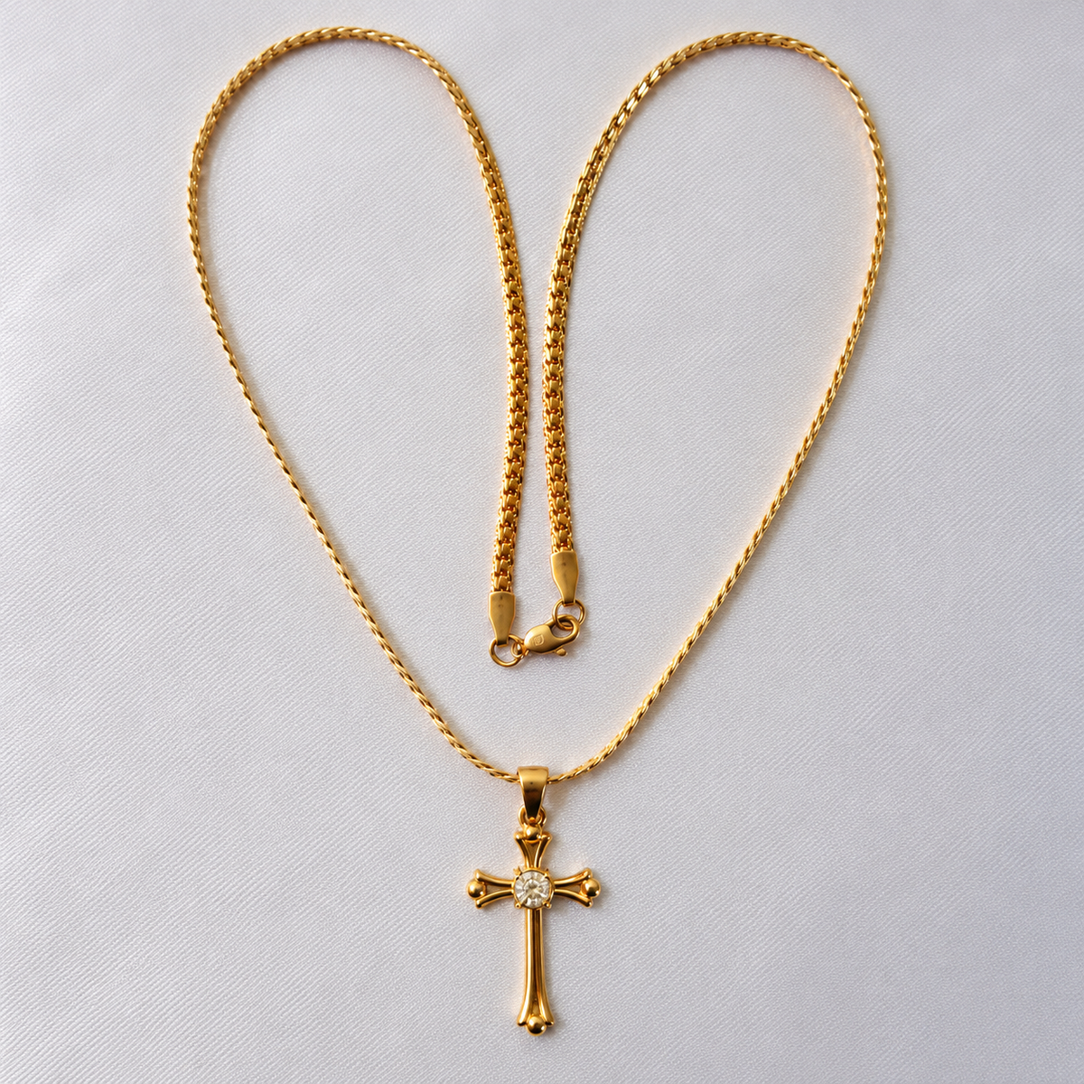 Cadena Grabada + Dije Cruz Piedra - Mujer