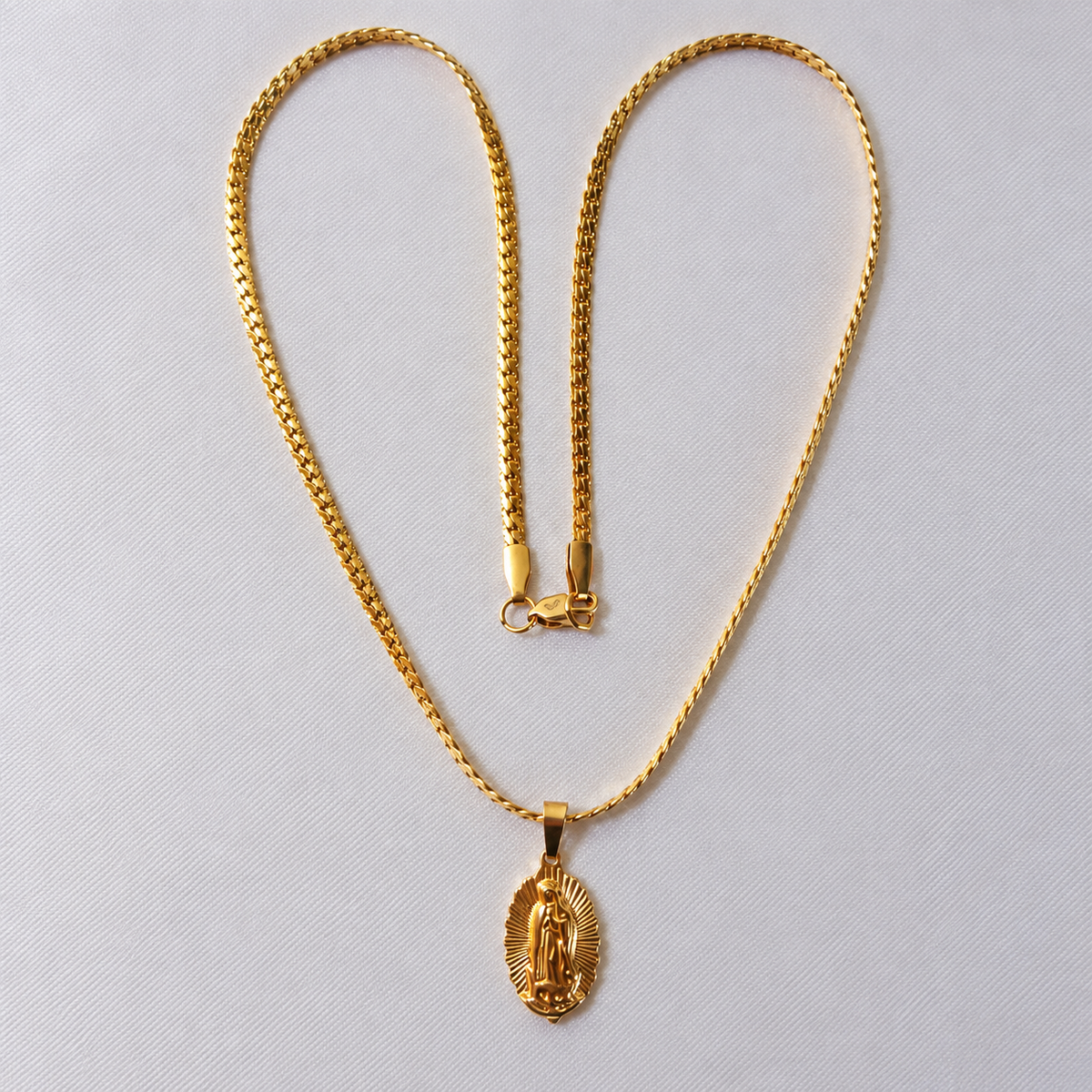 Cadena Grabada + Dije Virgen Guadalupe - Mujer