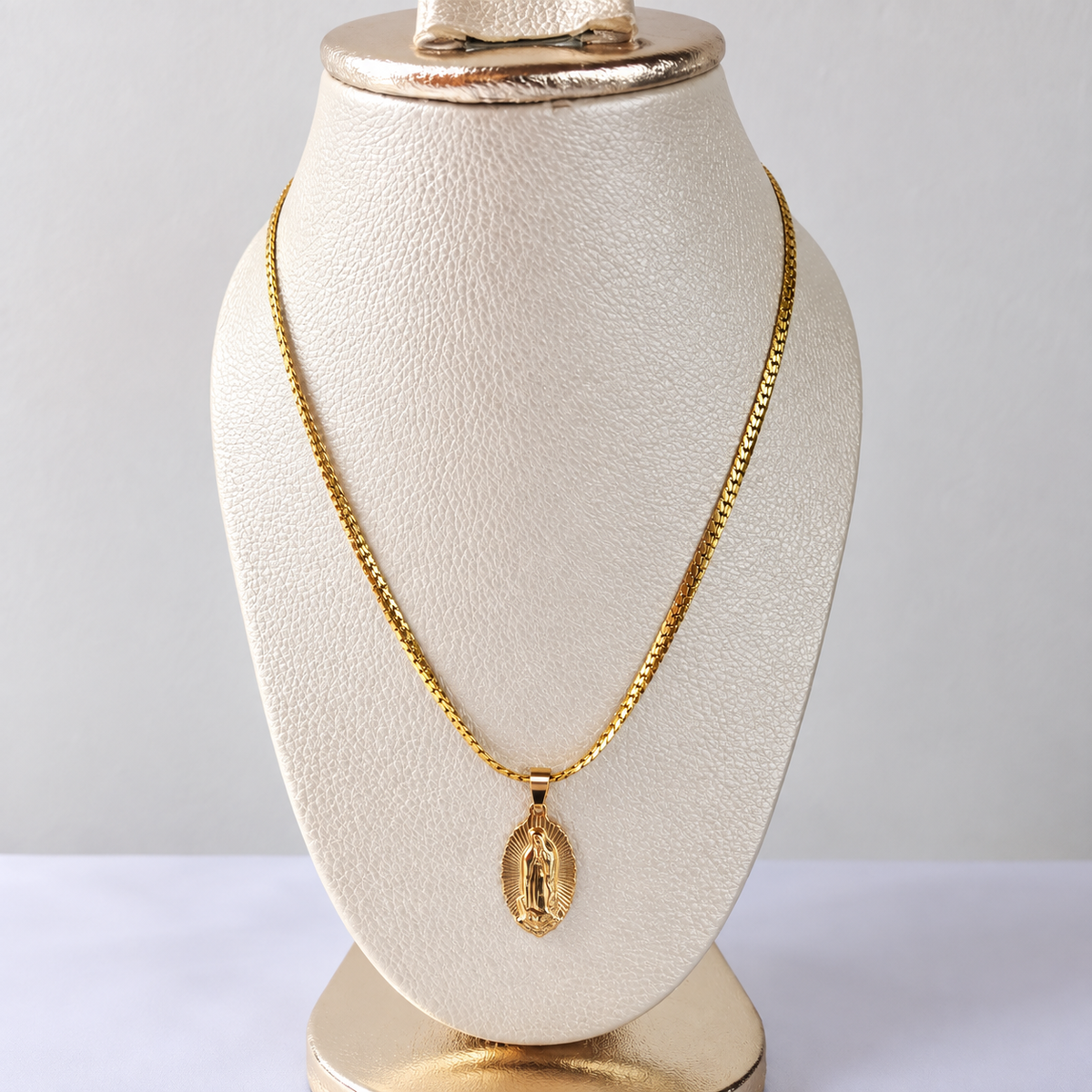 Cadena Grabada + Dije Virgen Guadalupe - Mujer